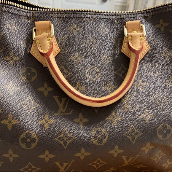 Barely worn LV Speedy 35 MM Monogram - Picture 3 of 8